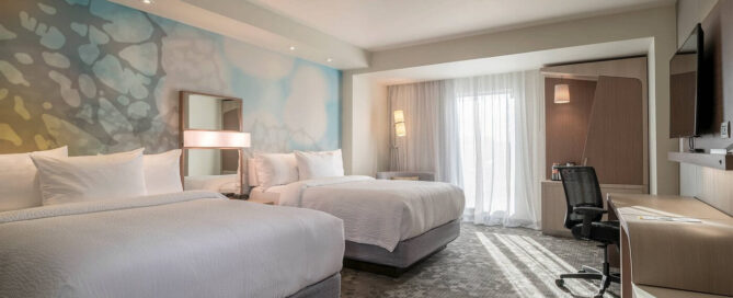 Habitación doble del Courtyard by Marriott Ciudad Juarez para viajeros de negocios