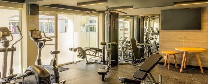 Gimnasio de Gamma Ciudad Juárez con equipo cardiovascular.