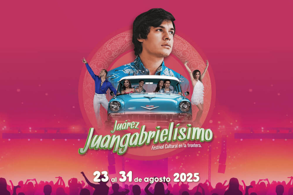 juarez-juangabrielisimo-festival-cultural-2025-cartel Cartel del festival “Juárez Juangabrielísimo 2025” con fondo rosa, auto clásico y elenco; incluye la leyenda 23 al 31 de agosto.
